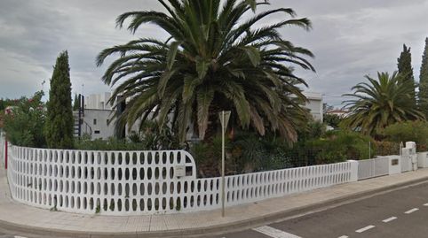 Casa 120 m2 con jardin de 150m2 en santa Margarita Roses para reformar.