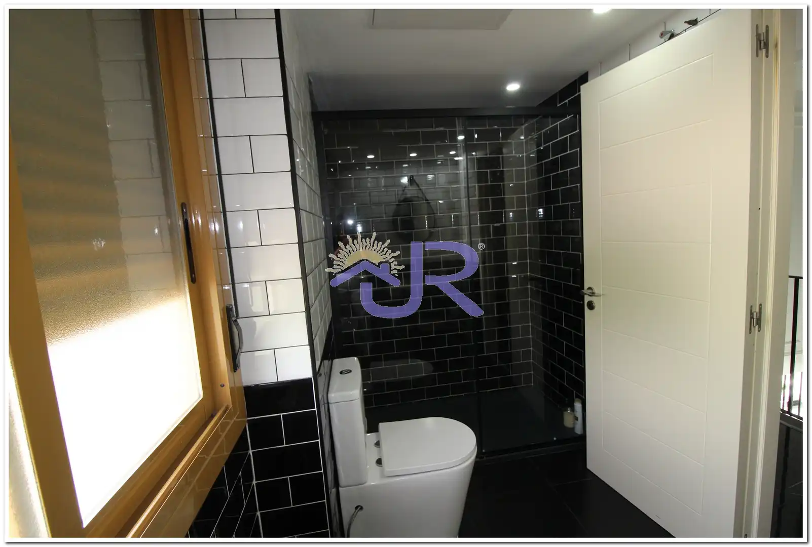 Bathroom of Houses for sale in Paracuellos de Jarama  with Air Conditioner, Private garden and Swimming Pool