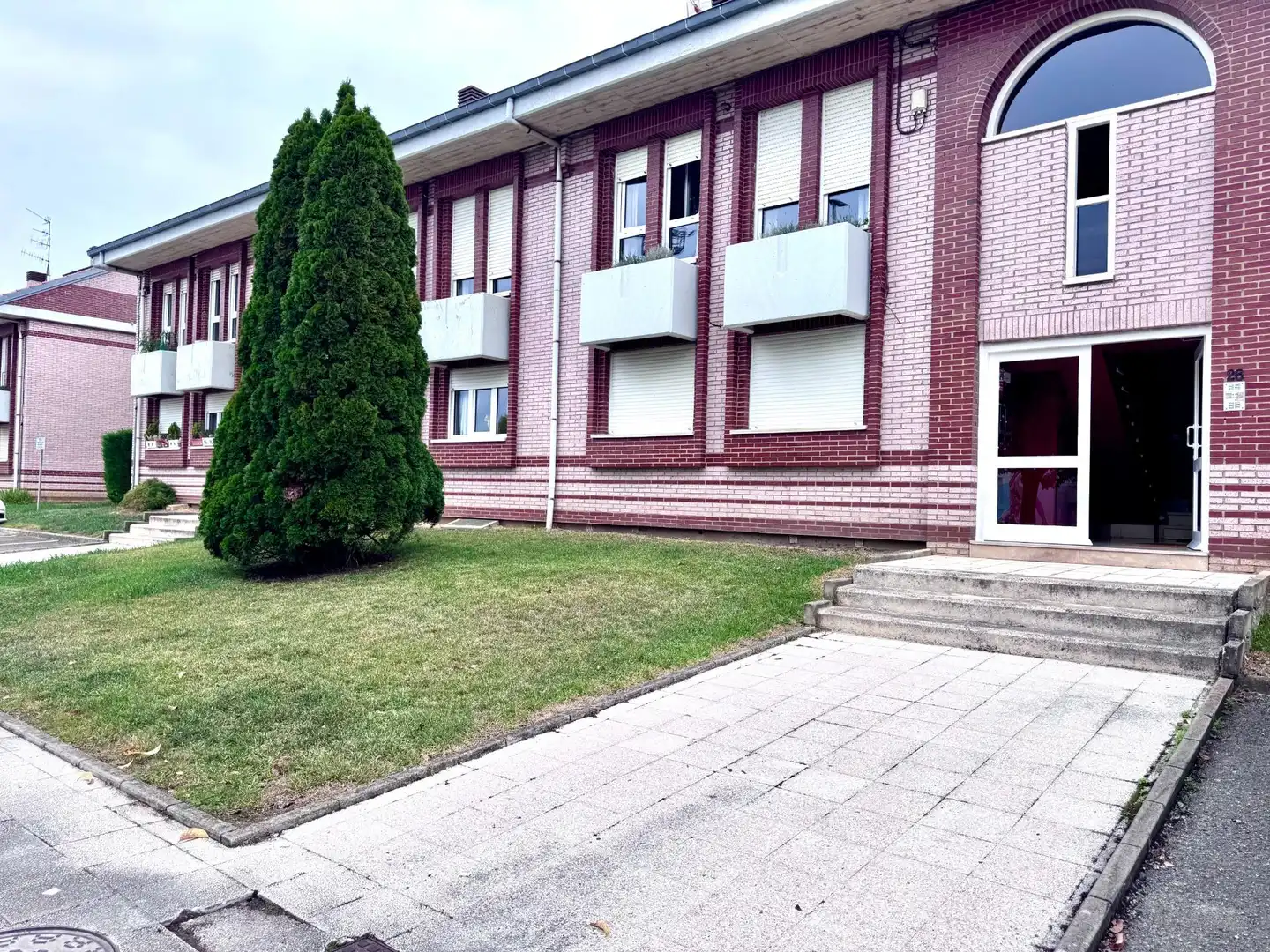 Vista exterior de Dúplex en venta en Reocín con Calefacción, Trastero y Amueblado