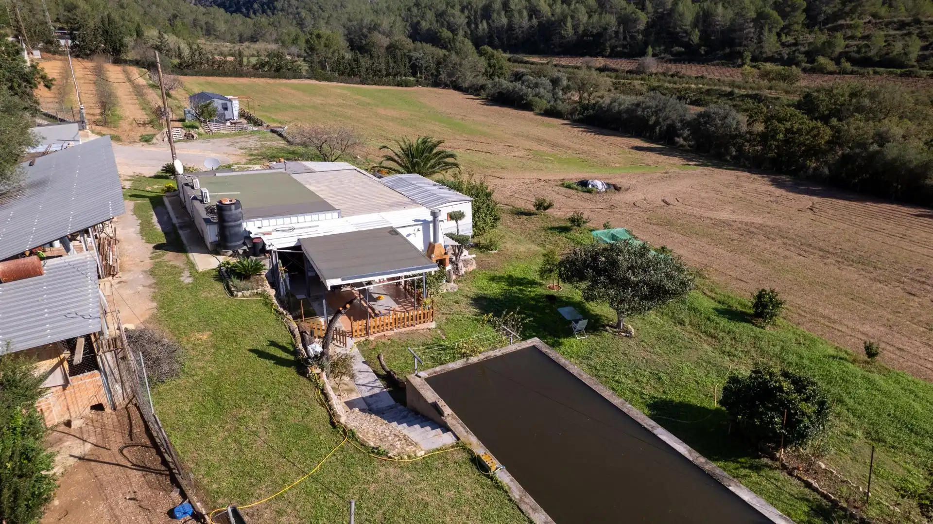Casa rustica con giardino in vendita a Carretera COMARCAL BV-2111