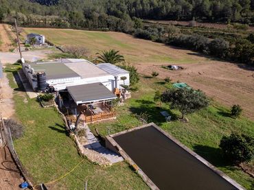 Country house with garden for sale in Carretera COMARCAL BV-2111