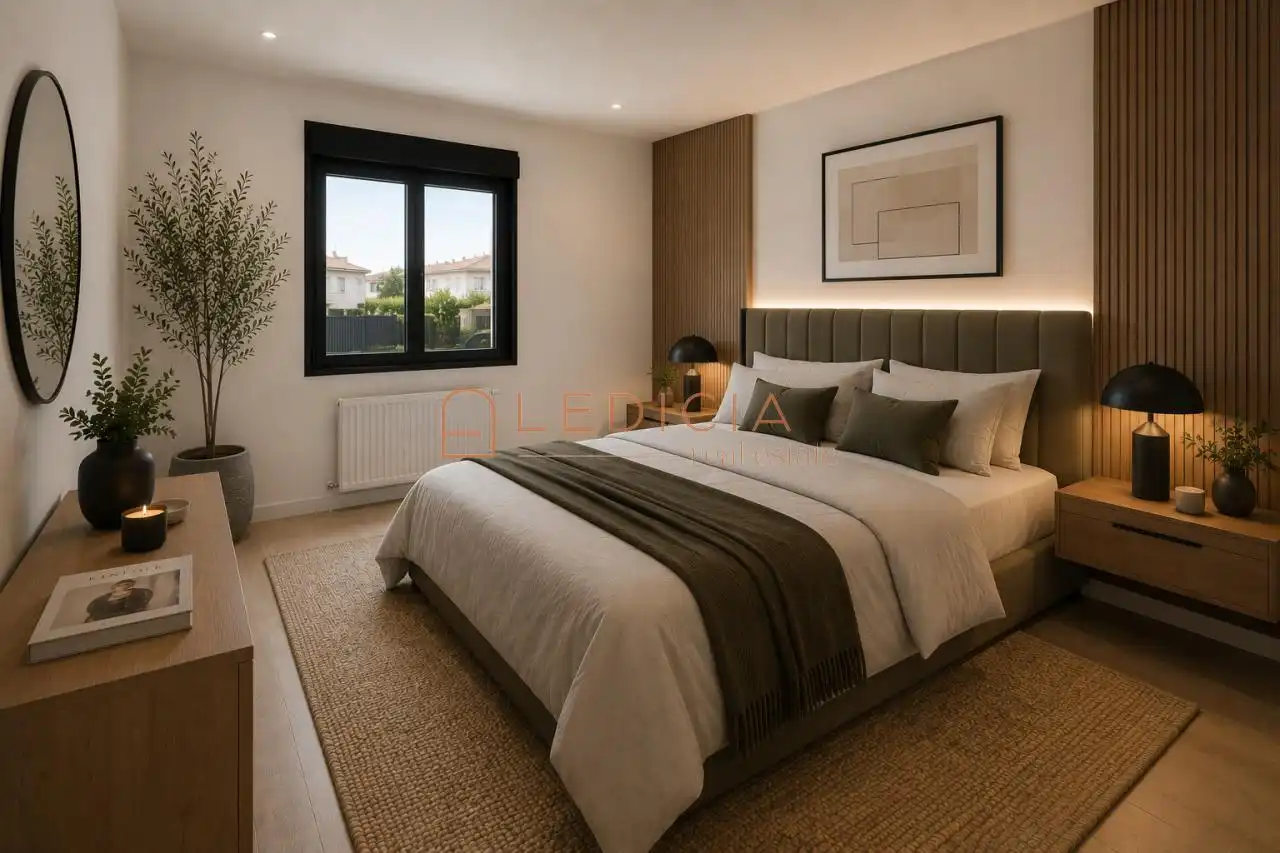 Bedroom of Flat for sale in Vigo   with Heating, Terrace and Furnished