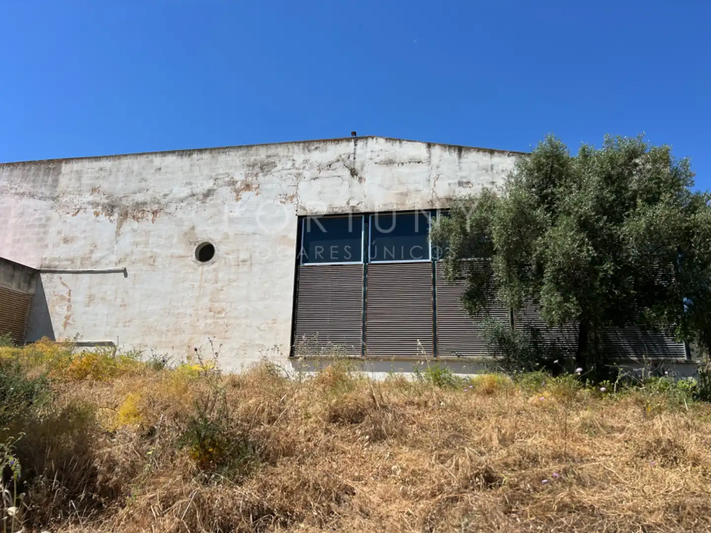 Vista exterior de Nave industrial en venta en Málaga