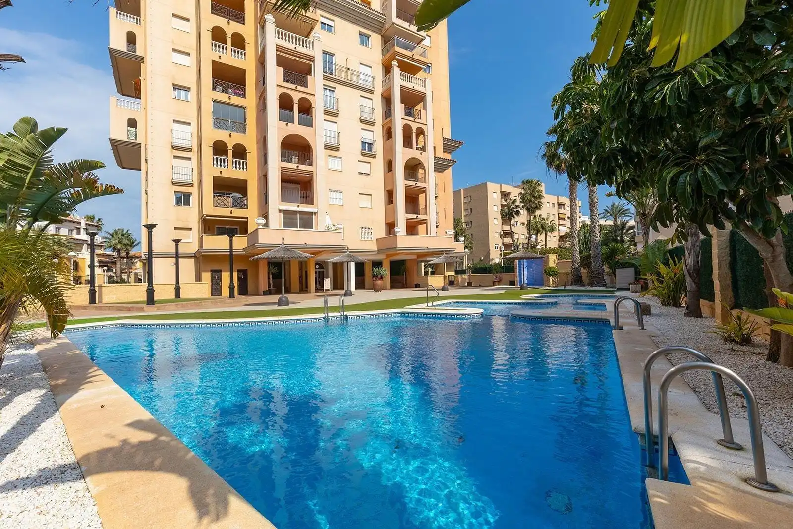 Apartament amb terrassa en venda a Playa de los Locos