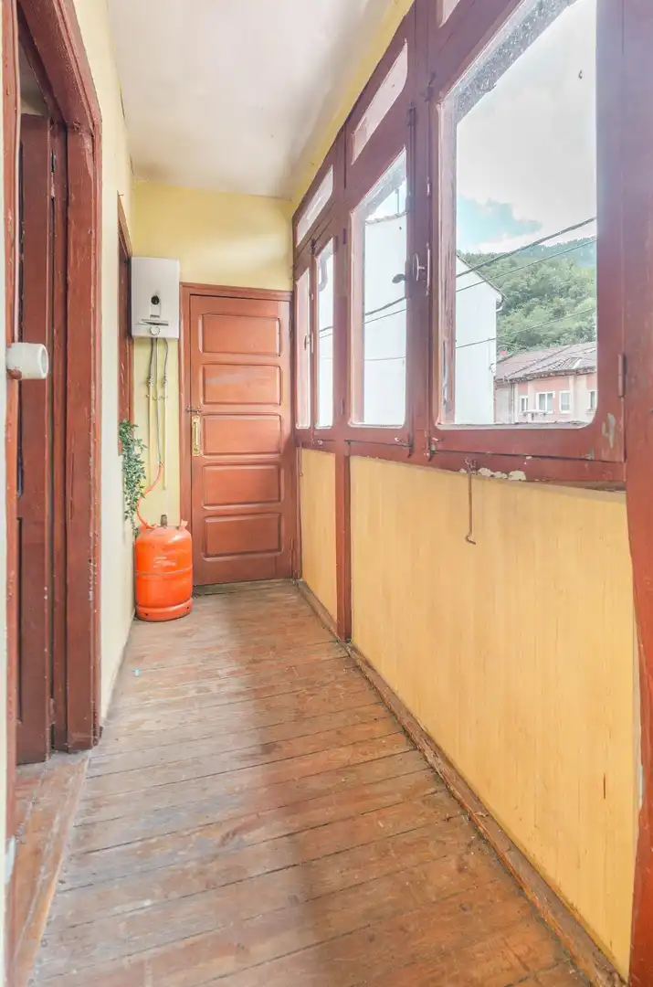 Casa adosada en venda en Aller amb Traster