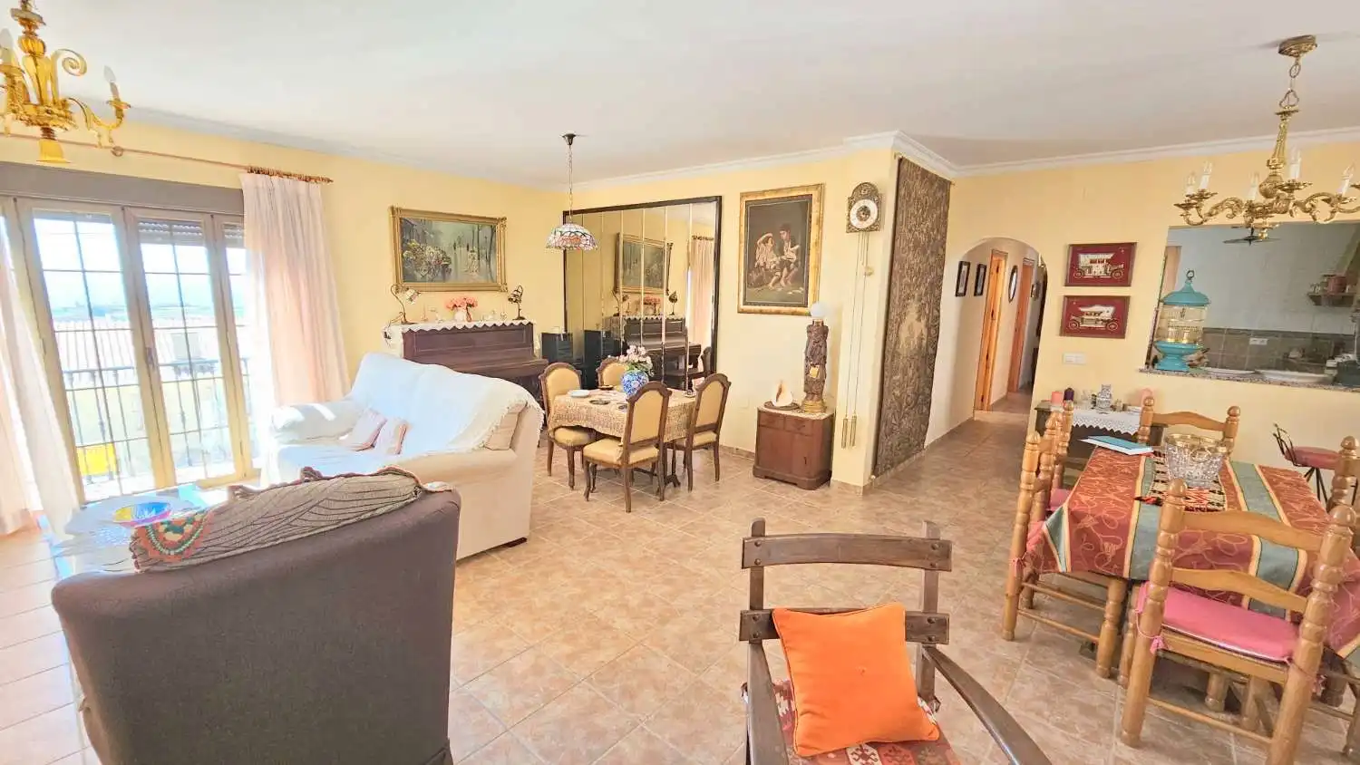 Sala d'estar de Casa adosada en venda en Vélez-Málaga amb Terrassa, Traster i Moblat