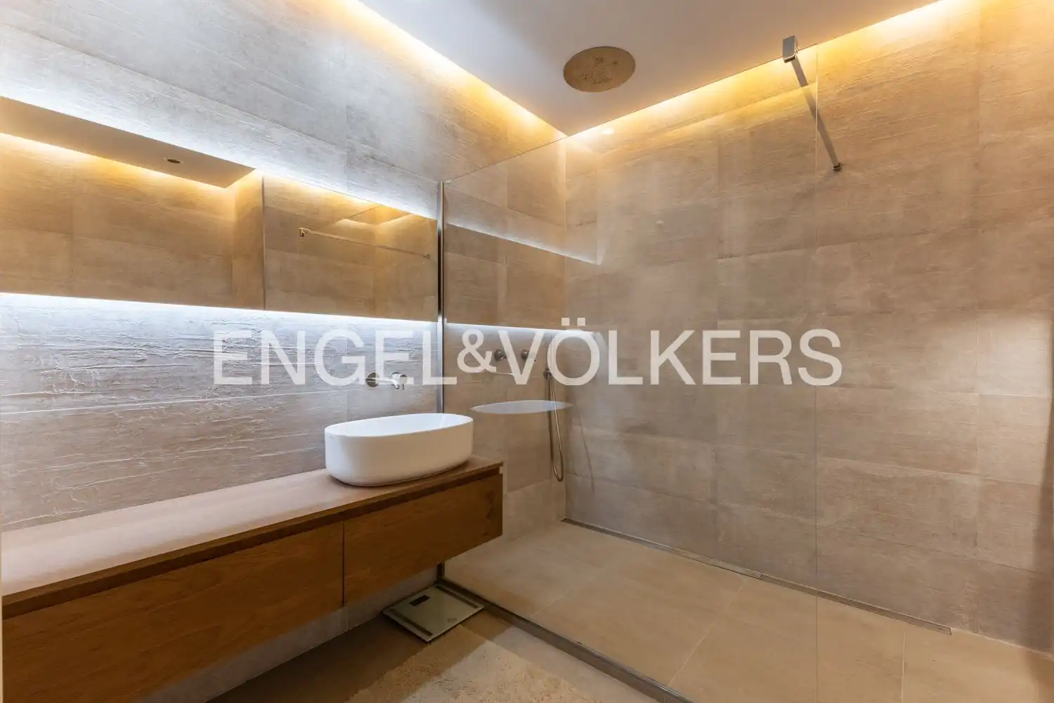 Badezimmer von Wohnung zur Miete in Ciutat Vella 
