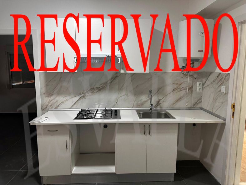 Cuina de Apartament de lloguer en Alicante / Alacant amb Aire condicionat, Rentadora i Balcó