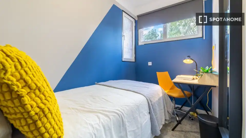 Bedroom of Flat for rent in Madrid  with Air Conditioner, Heating and Furnished