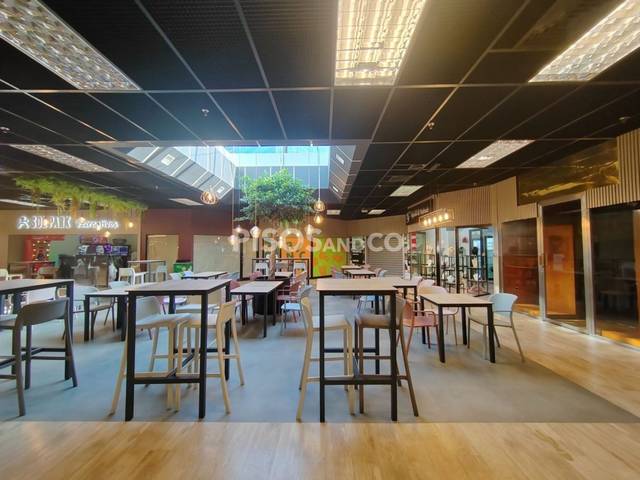 Local comercial en Alquiler en Calle RAMÓN Y CAJAL en Cuatro Caminos - Plaza de la Cubela