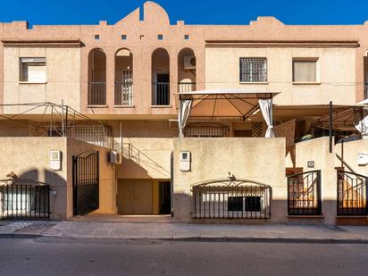 Vista exterior de Casa o xalet en venda en Huércal de Almería amb Aire condicionat, Calefacció i Terrassa