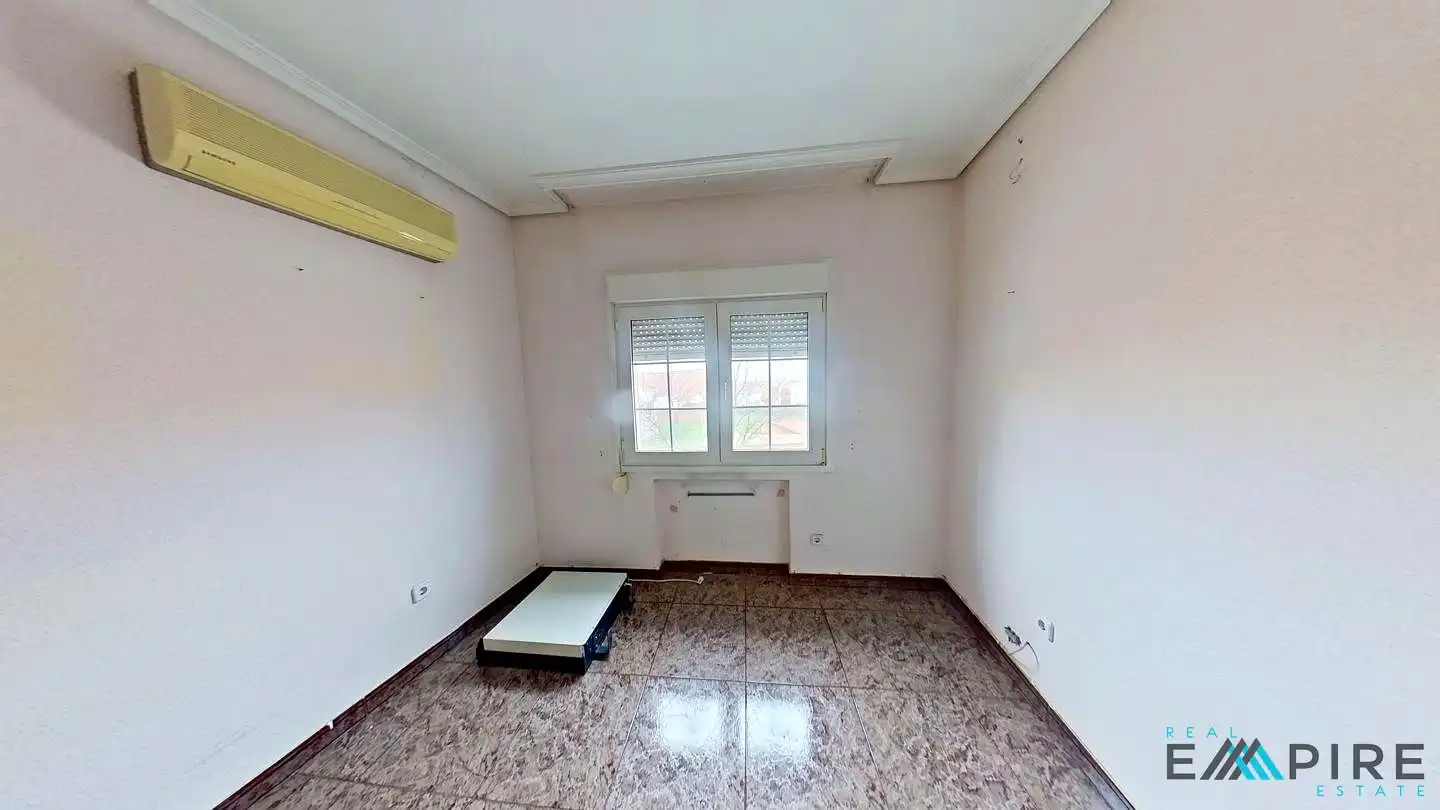 Habitación de Edificio en venta en Illescas
