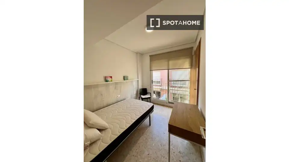 Habitación de Piso de alquiler en Moncada con Aire acondicionado, Calefacción y Amueblado