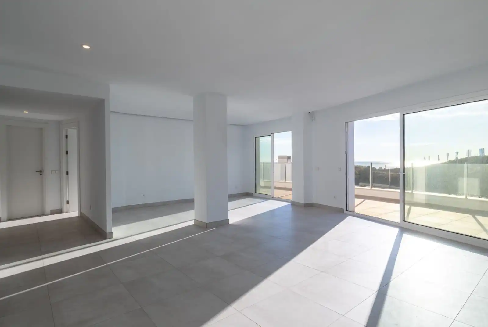 Attic for sale in Marbella  with Air Conditioner, Terrace and Storage room
