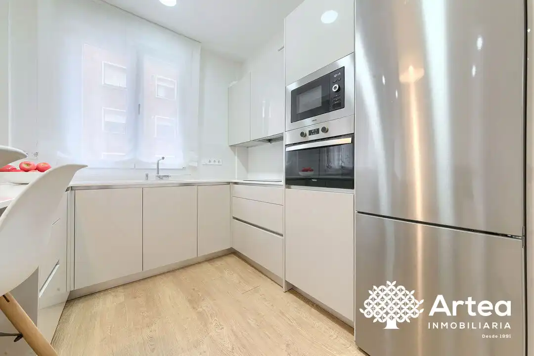 Küche von Wohnung zum Verkauf in Bilbao  mit Heizung, Privatgarten und Möbliert