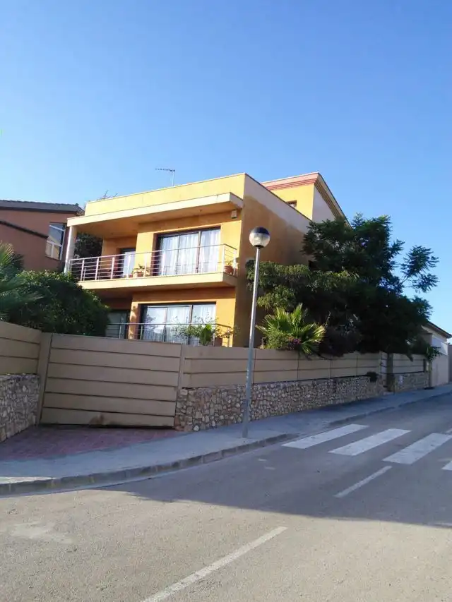 Haus zum Verkauf in Josep Tarradelles