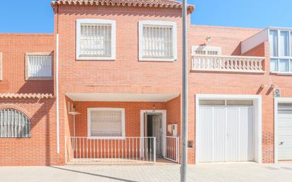 Exterior view of Single-family semi-detached for sale in  Almería Capital