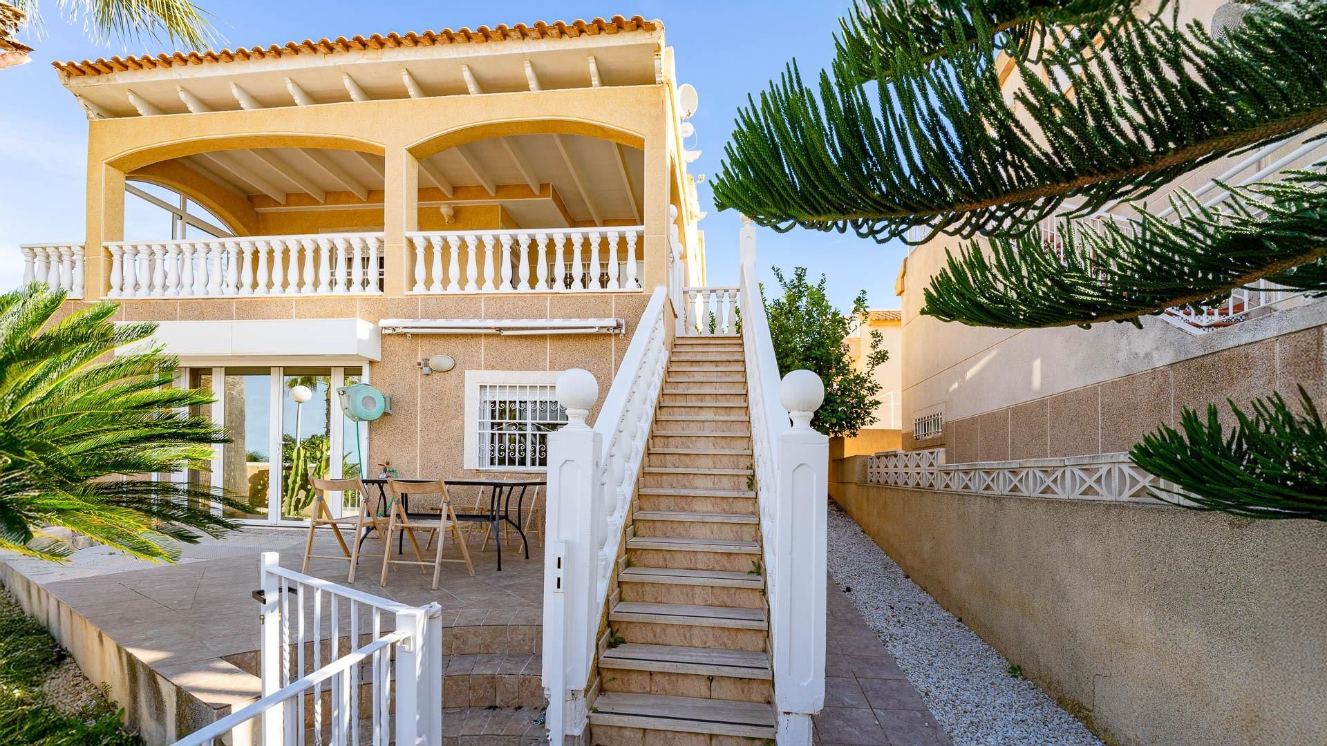 Exterior view of House or chalet for sale in Orihuela  with Private garden, Terrace and Swimming Pool
