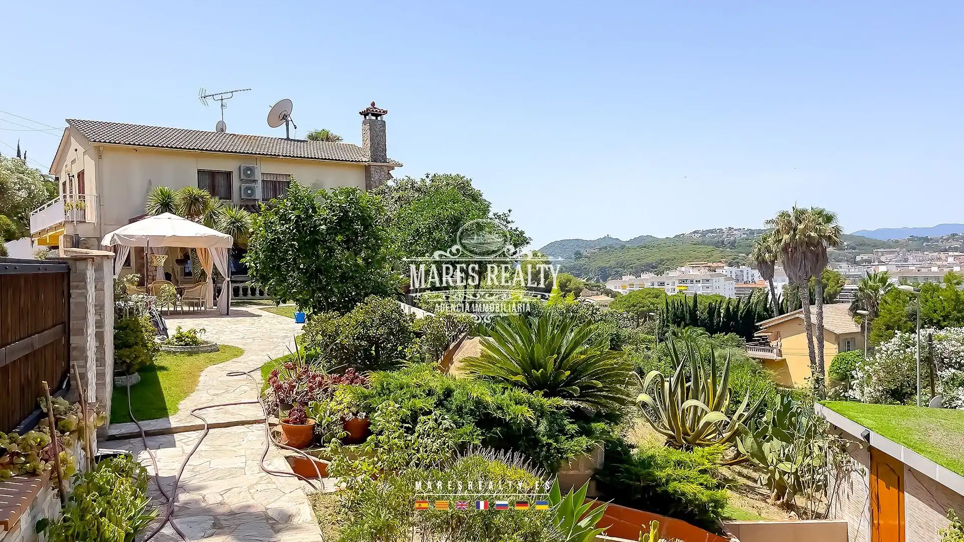 Garten von Haus oder Chalet zum Verkauf in Lloret de Mar mit Klimaanlage, Heizung und Privatgarten