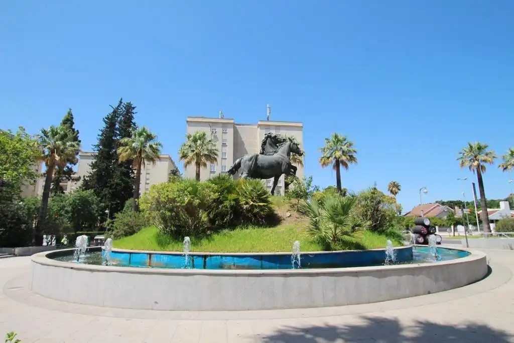 Piso con ascensor en venta en Avenida - Divina Pastora - Plaza de Toros