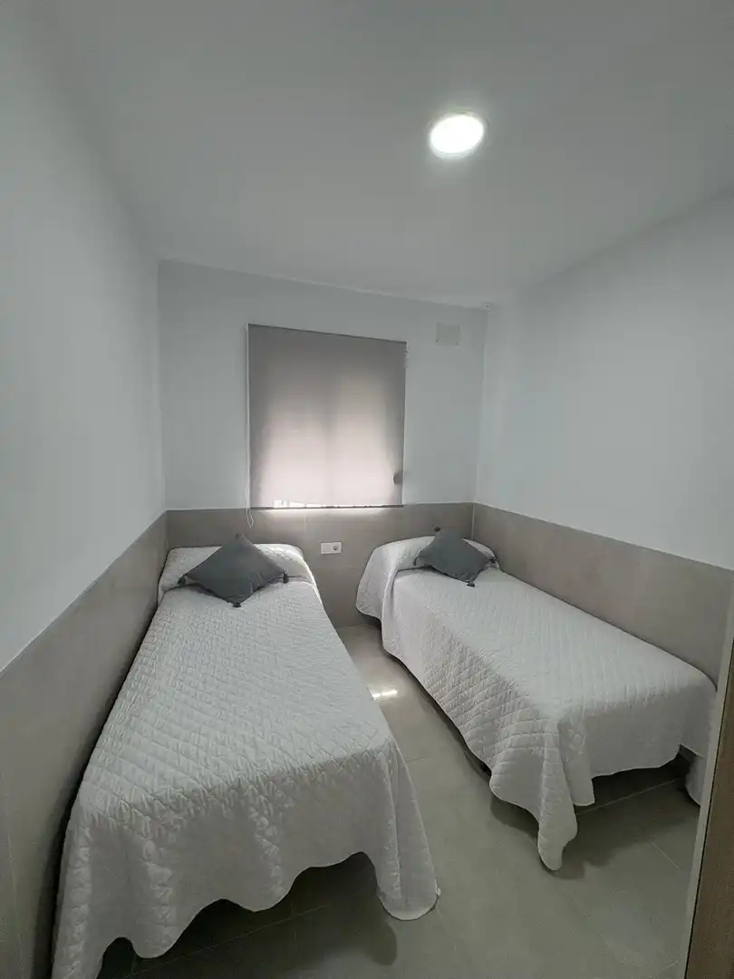 Dormitori de Casa o xalet de lloguer en Chiclana de la Frontera amb Aire condicionat, Jardí privat i Moblat