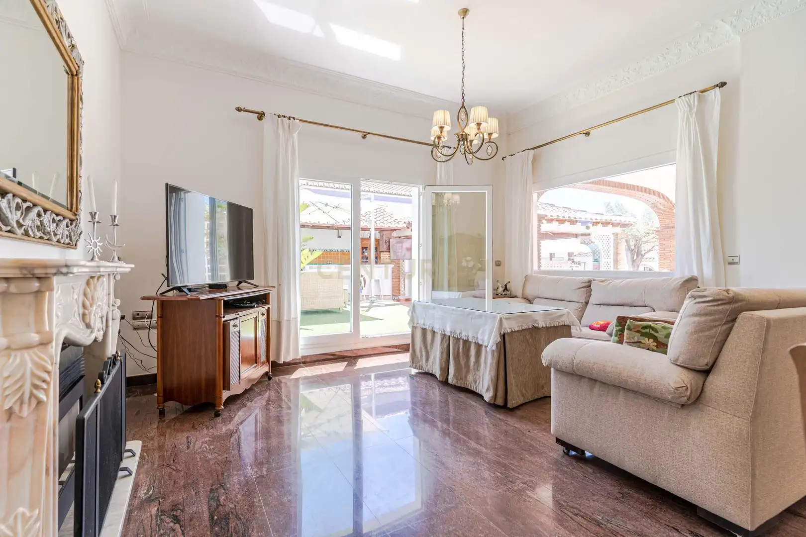 Sala de estar de Casa o chalet en venta en Motril con Aire acondicionado y Jardín privado