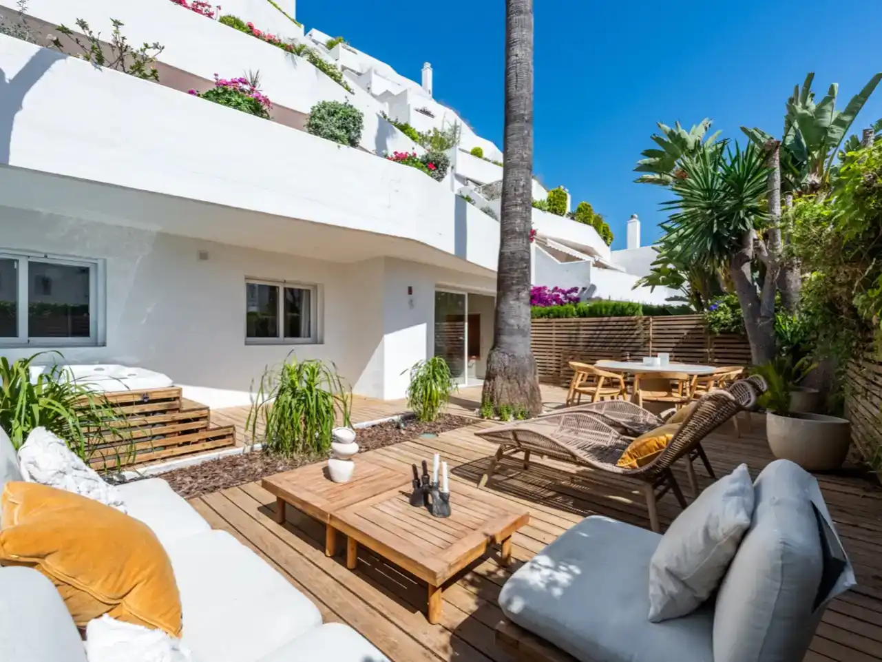 Terrassa de Pis en venda en Marbella amb Aire condicionat, Piscina i Balcó