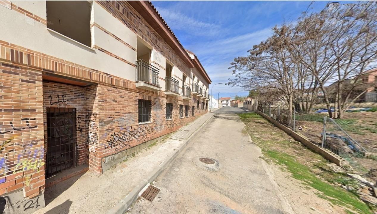 Vista exterior de Edifici en venda en Torrejón del Rey