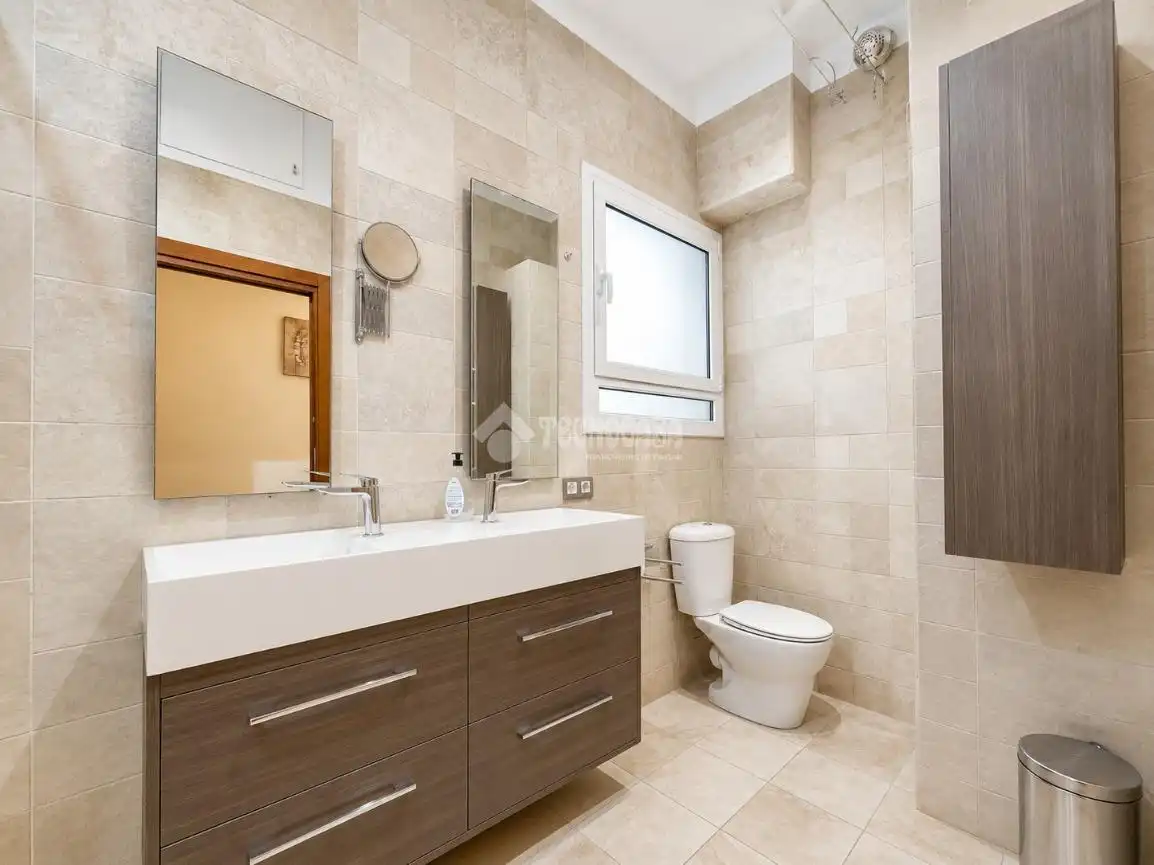 Baño de Piso en venta en Barcelona con Parquet y Balcón