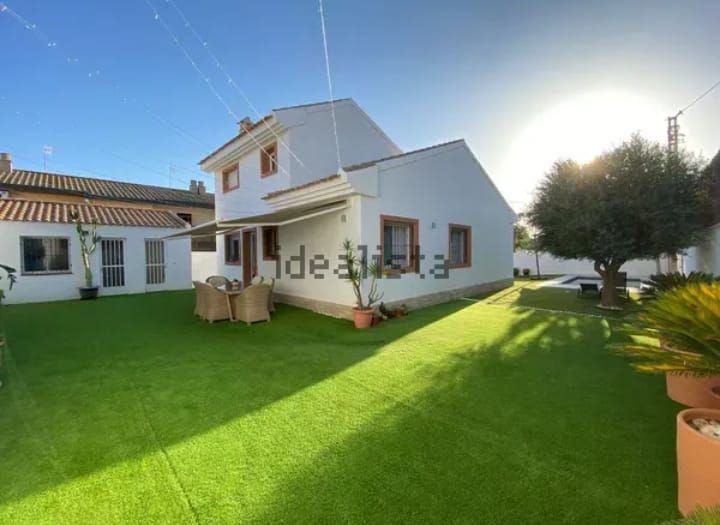 Vista exterior de Casa o xalet en venda en Pilar de la Horadada amb Calefacció, Jardí privat i Terrassa