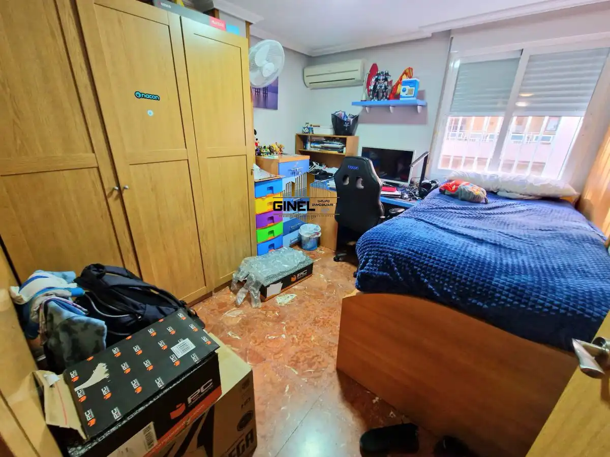 Dormitori de Pis en venda en Jaén amb Aire condicionat, Calefacció i Moblat
