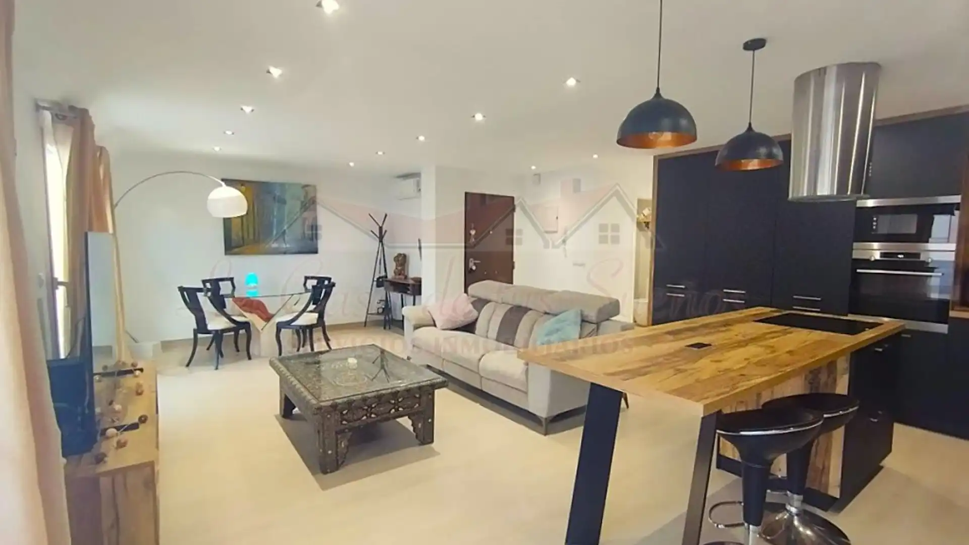 Sala d'estar de Àtic en venda en Elda