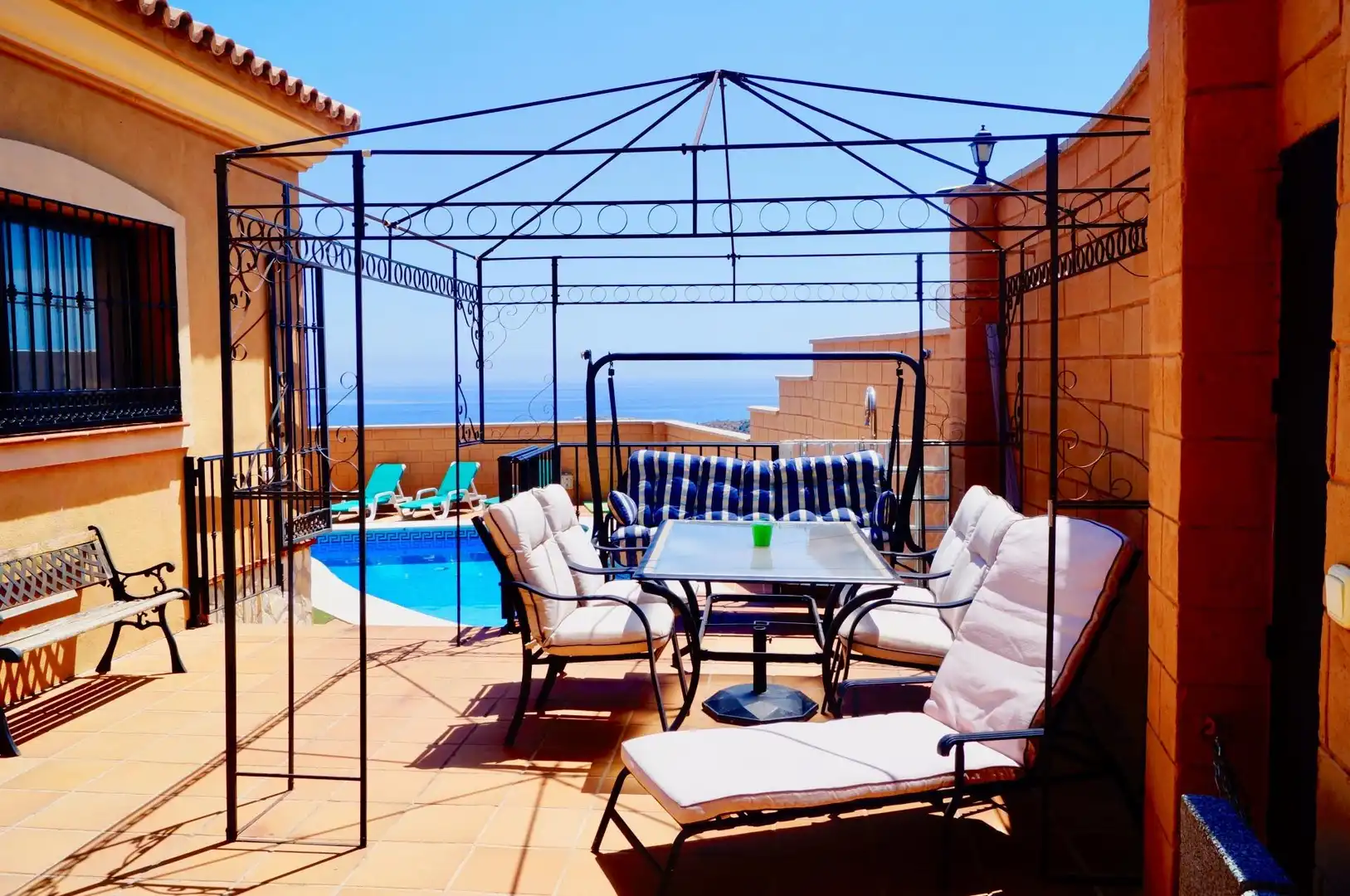 Terrasse von Haus oder Chalet zum Verkauf in Benalmádena mit Klimaanlage, Heizung und Privatgarten