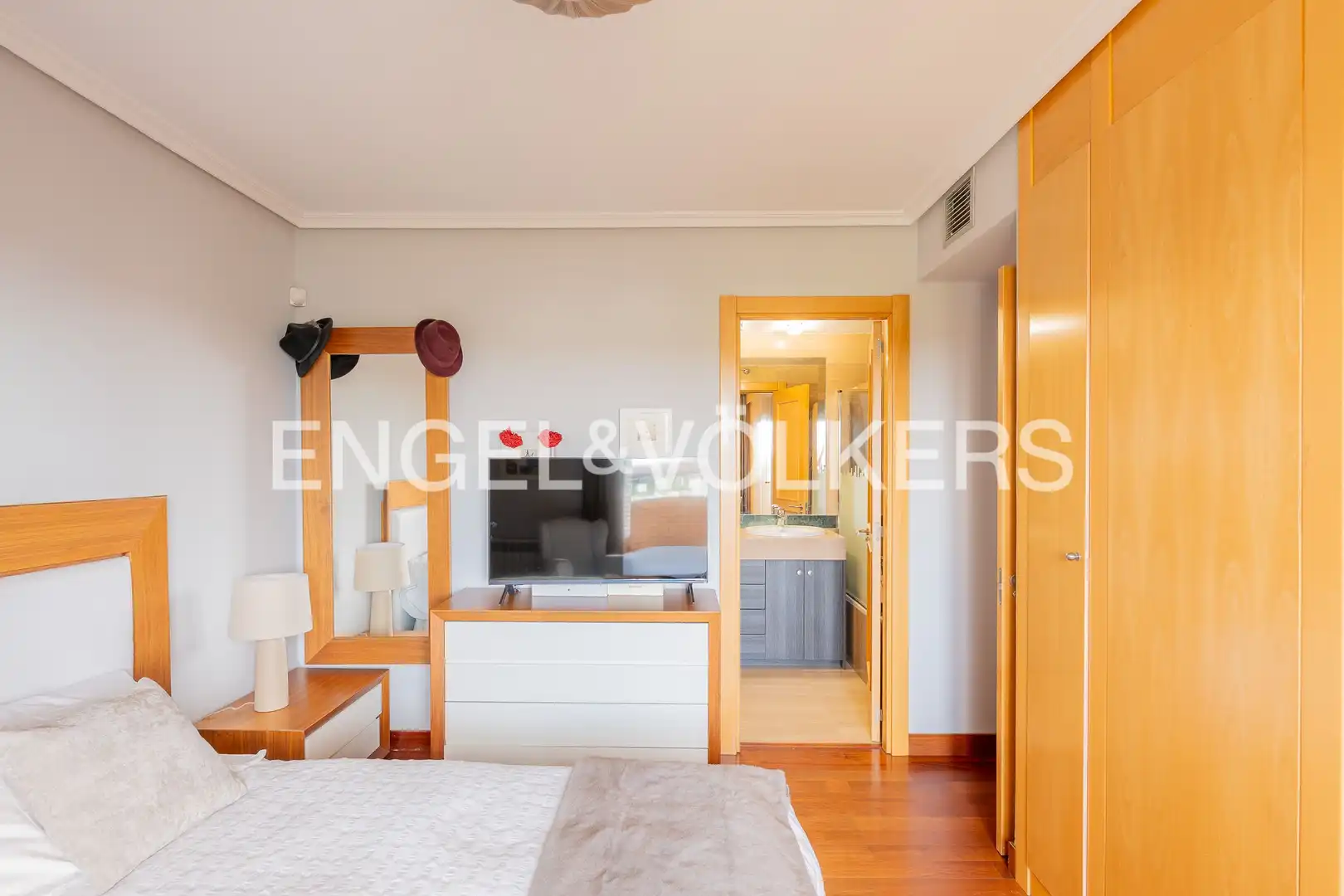 Habitación de Ático de alquiler en Boadilla del Monte con Aire acondicionado, Calefacción y Parquet