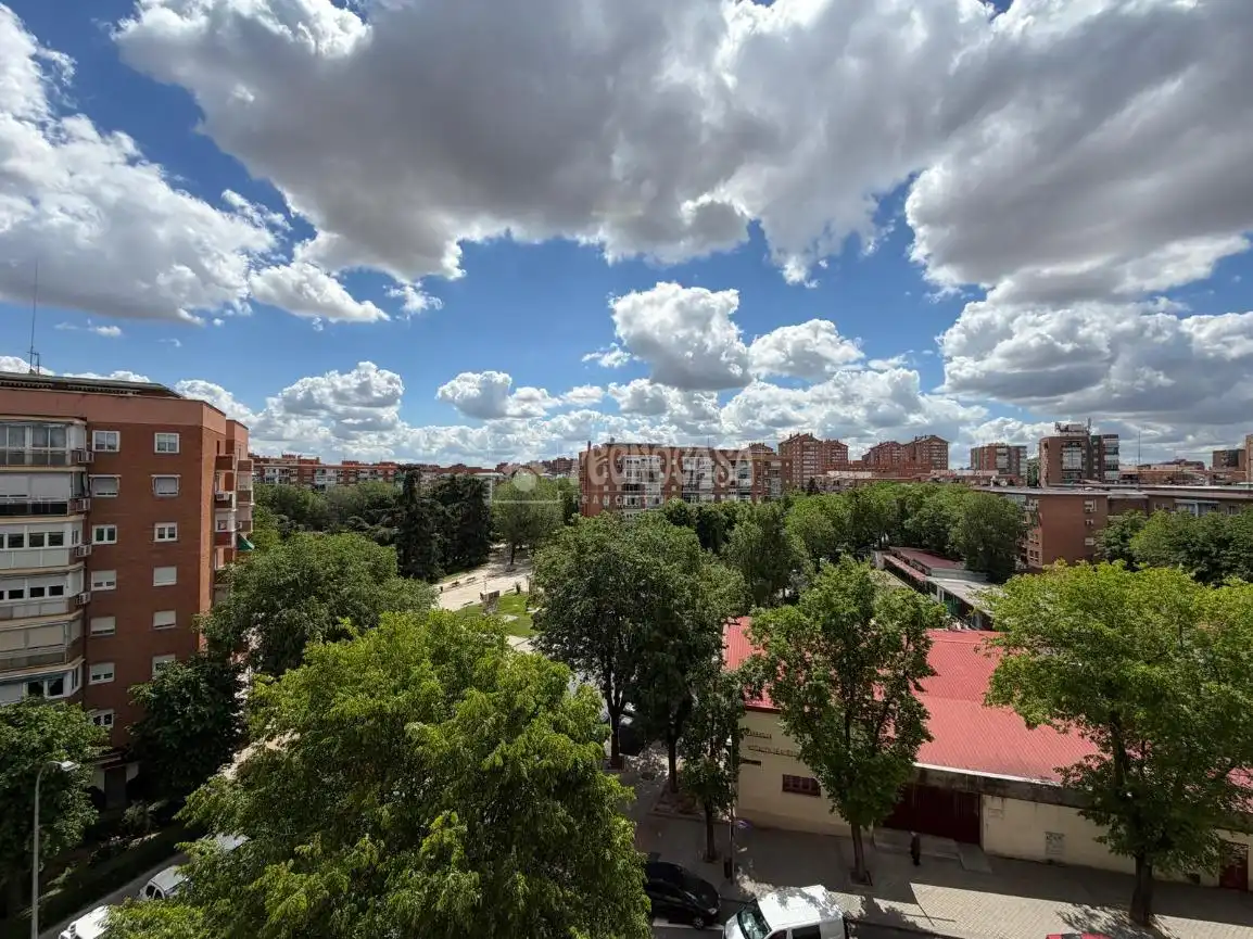 Exterior view of Flat for sale in Madrid  with Heating, Terrace and Balcony