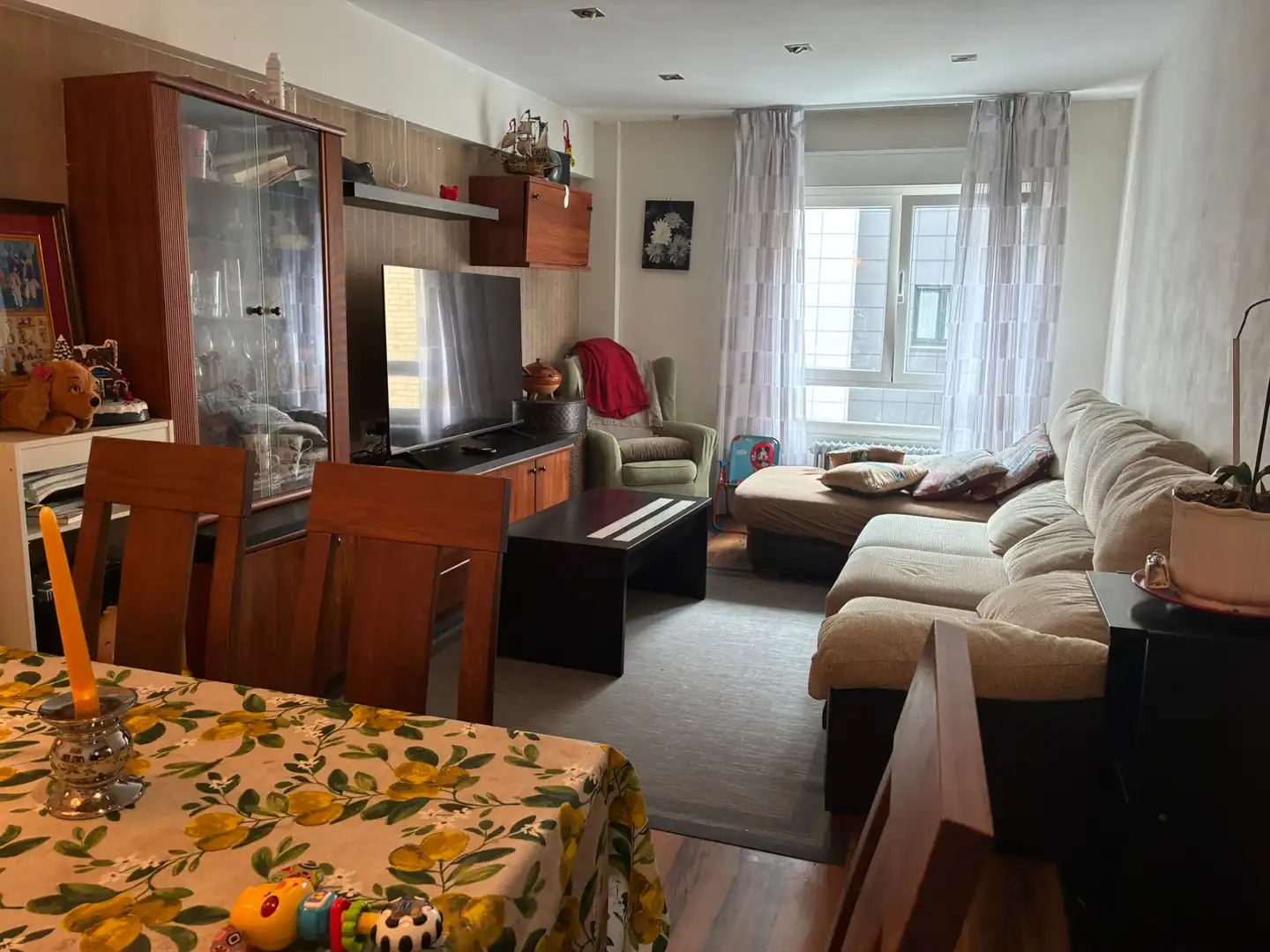 Sala de estar de Piso en venta en Gijón  con Calefacción, Parquet y Amueblado