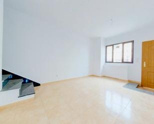 Living room of Duplex to rent in Arrecife  with Terrace, Oven and Pets allowed