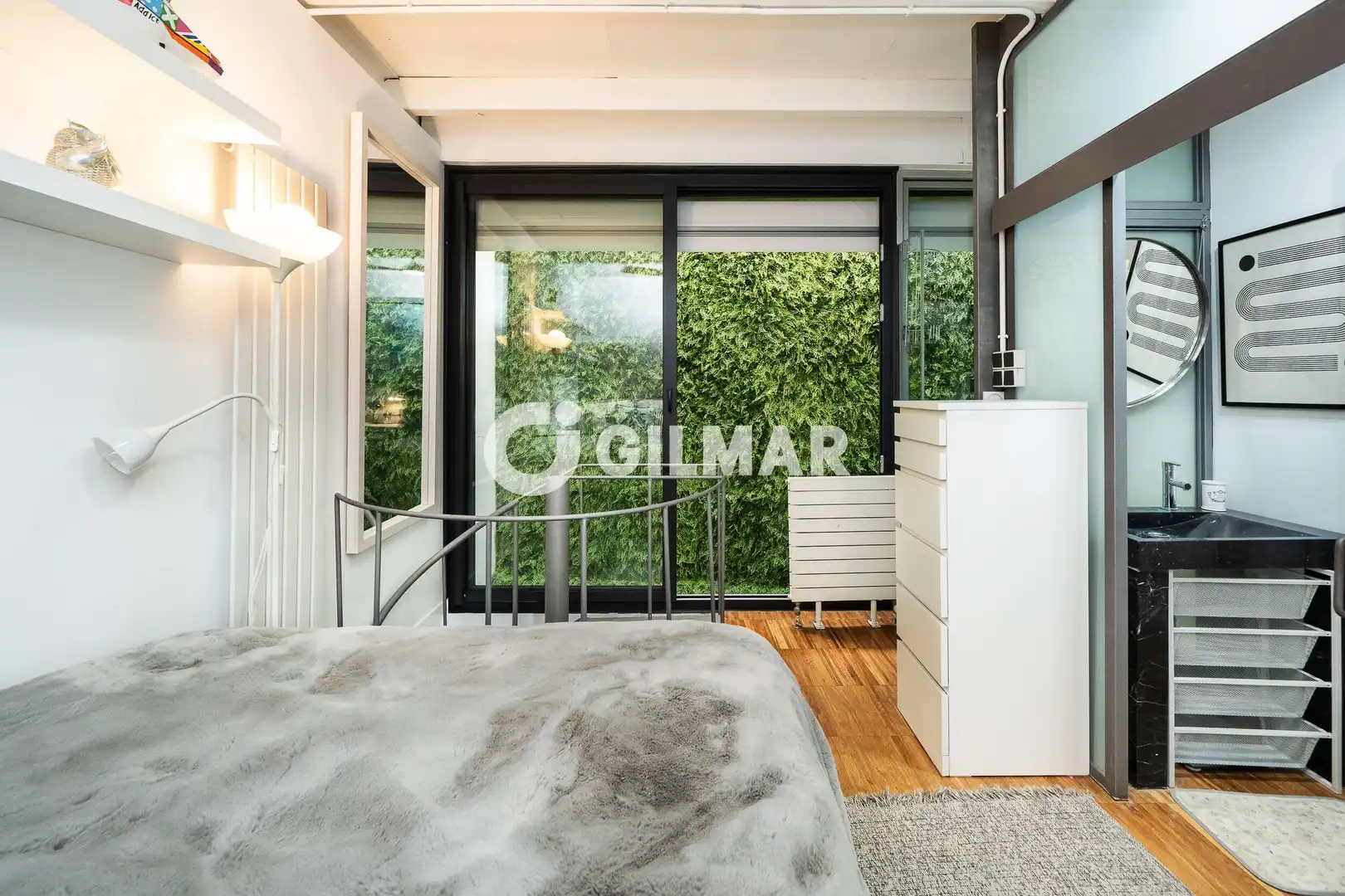 Habitación de Piso en venta en Madrid con Calefacción y Jardín privado
