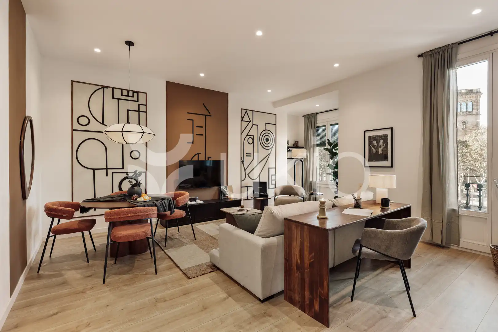 Apartamento con ascensor en alquiler en Gran Via de les Corts Catalanes