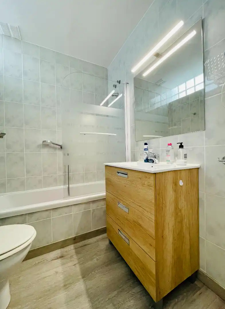 Baño de Dúplex en venta en Corbera de Llobregat con Calefacción, Parquet y Terraza