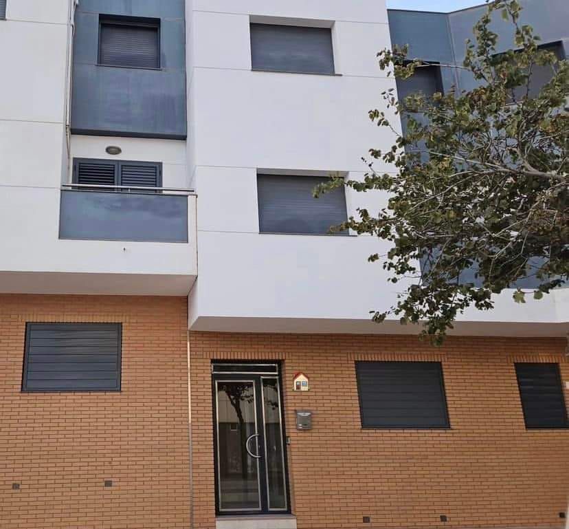Vista exterior de Casa adosada en venda en El Ejido amb Aire condicionat, Parquet i Moblat