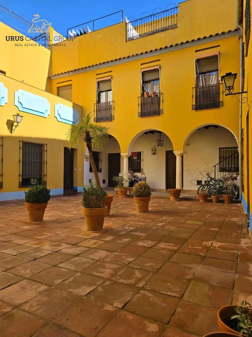 Außenansicht von Wohnung zur Miete in Córdoba mit Klimaanlage, Heizung und Möbliert
