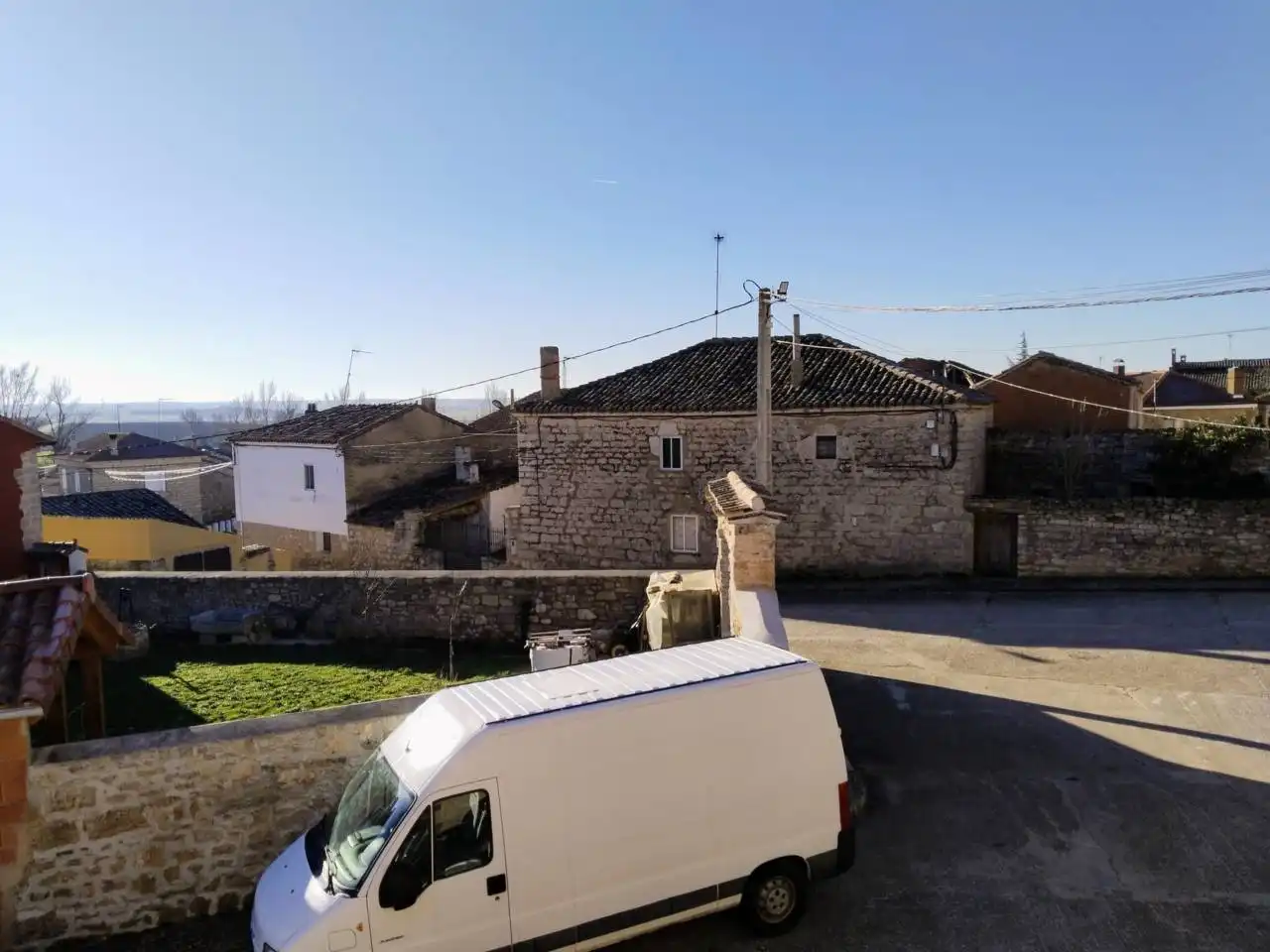 Exterior view of Houses for sale in Mazuela, Burgos
