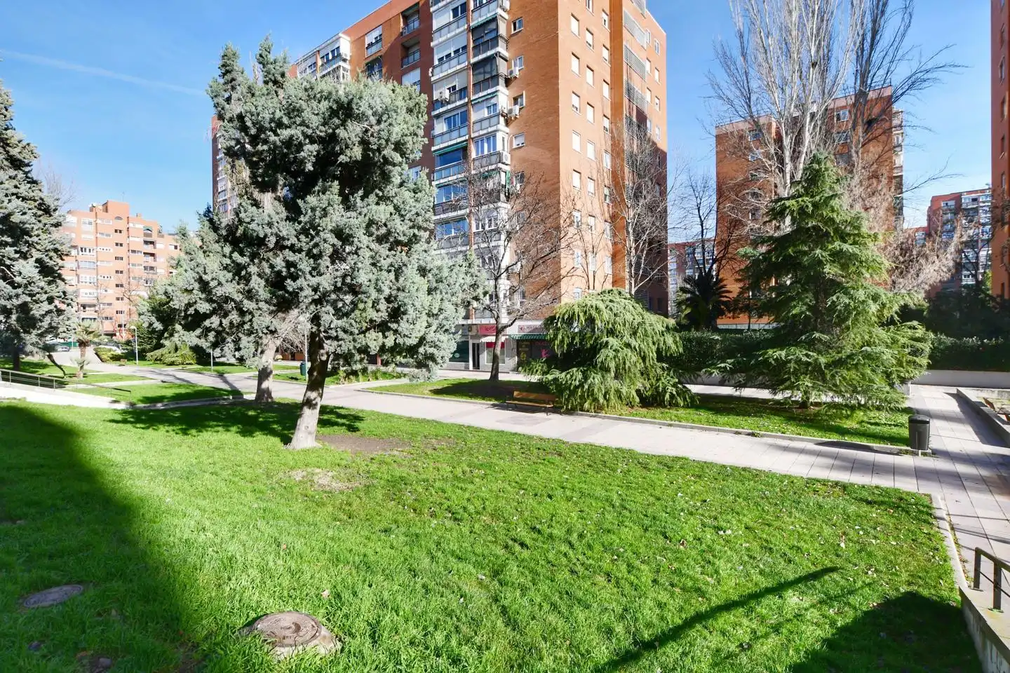 Außenansicht von Wohnung zum Verkauf in Madrid mit Klimaanlage, Heizung und Terrasse