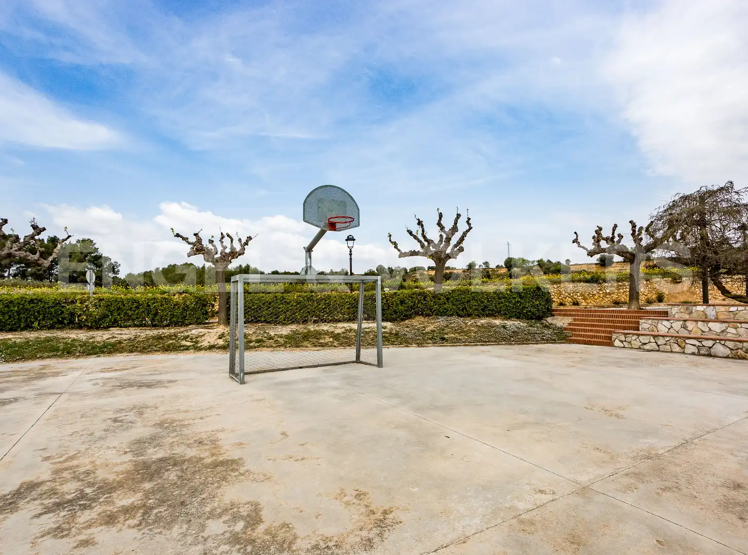 Aparcament de Casa o xalet en venda en Castellet i la Gornal amb Aire condicionat, Calefacció i Jardí privat