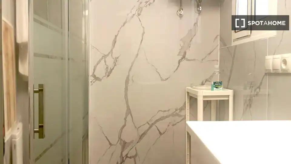 Bany de Apartament per a compartir en Las Palmas de Gran Canaria amb Aire condicionat, Terrassa i Moblat