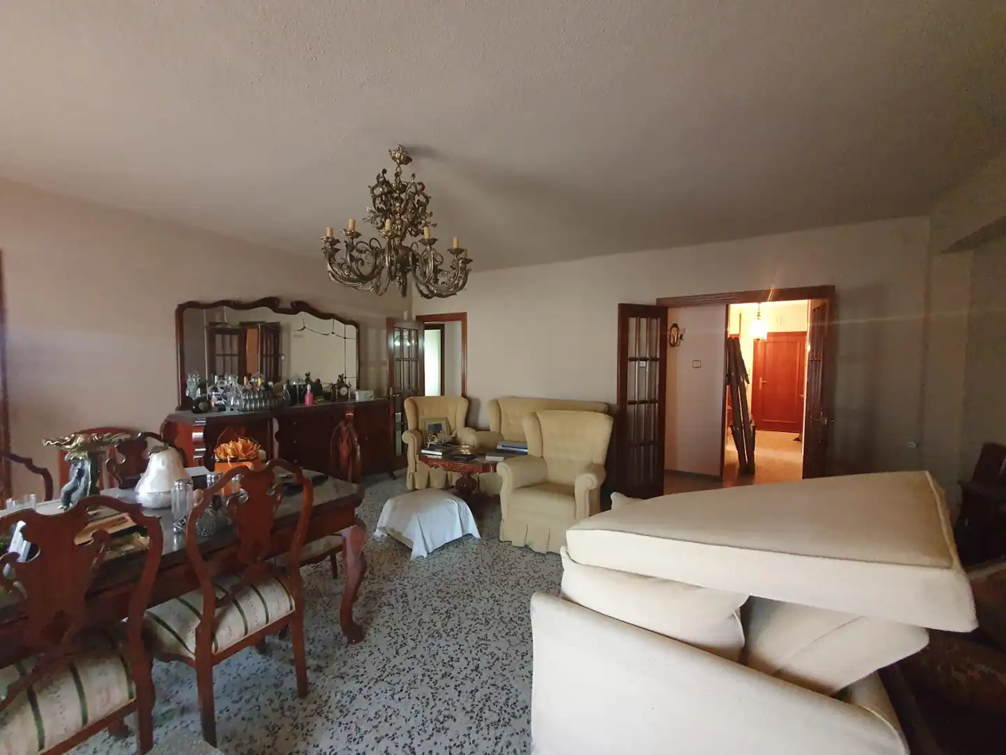 Living room of Flat for sale in Guadix  with Furnished and Balcony