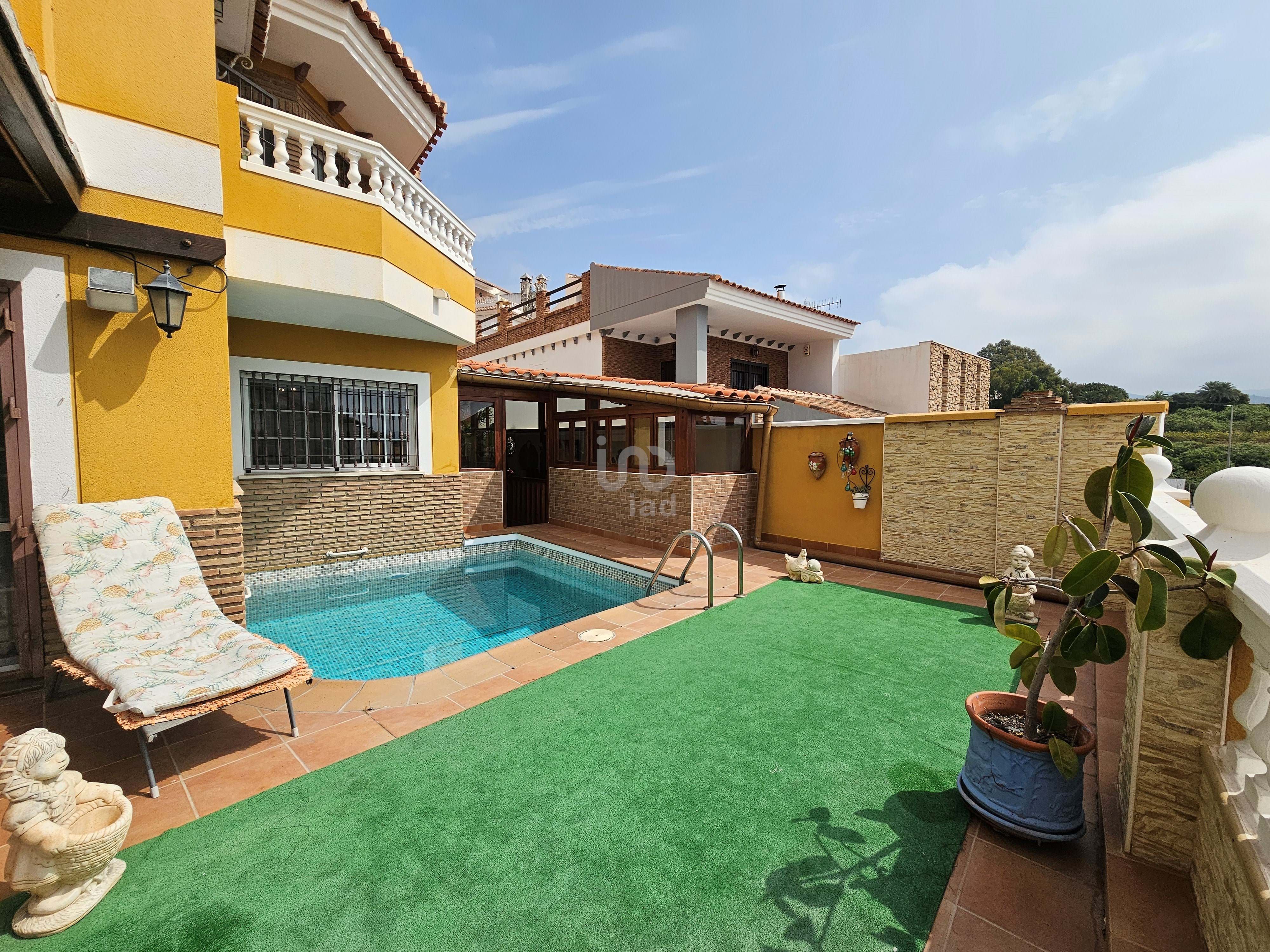 Piscina de Casa o xalet en venda en Motril amb Aire condicionat, Terrassa i Piscina