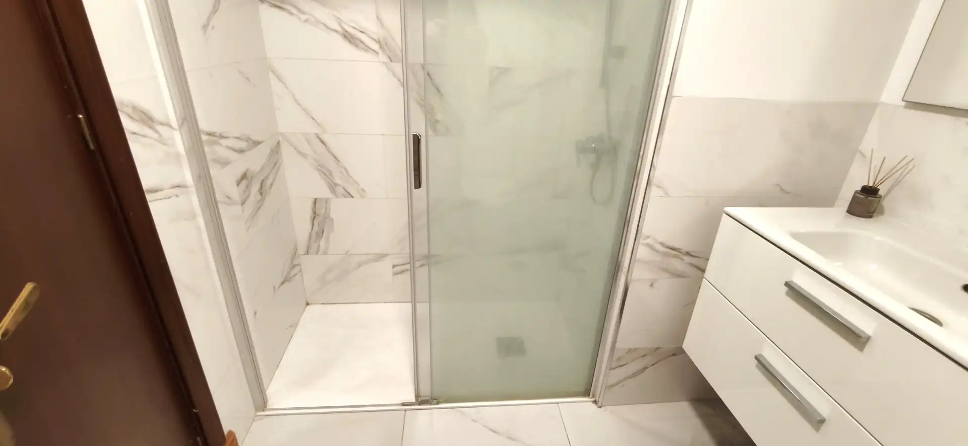 Baño de Piso de alquiler en Santa Cruz de Tenerife con Parquet, Horno y Lavadora