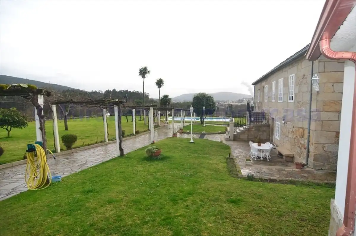 Garden of Country homes for sale in Padrón  with Heating, Private garden and Terrace